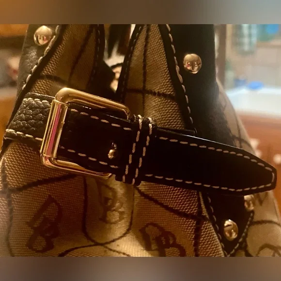 Dooney & Bourke Brown and Tan Signature Bag - Picture 2 of 13